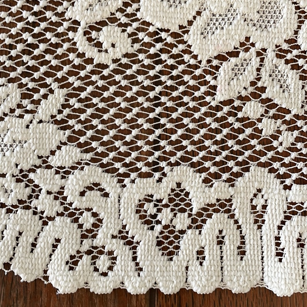 Table Runner - Picture 3 of 5